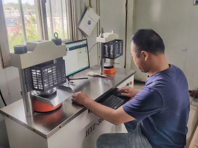 平凡崗位上的“試驗(yàn)尖兵”——記中鐵北京工程局城軌公司卓越工程師王明燦與網(wǎng)絡(luò)工程新篇章